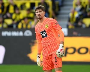 科贝尔：从未见过胡梅尔斯像这场比赛这样紧张 我们必须继续前进