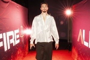 火箭赛前红毯秀：申京依旧潮男范 杜兰特鸭舌帽标配 海王打手风