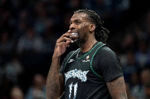 又一个！纳兹·里德冲撞小萨博尼斯 森林狼再度被吹一级恶意犯规