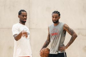 亚历山大-沃克签约匡威！表兄弟俩现在同处一个球鞋品牌阵营！